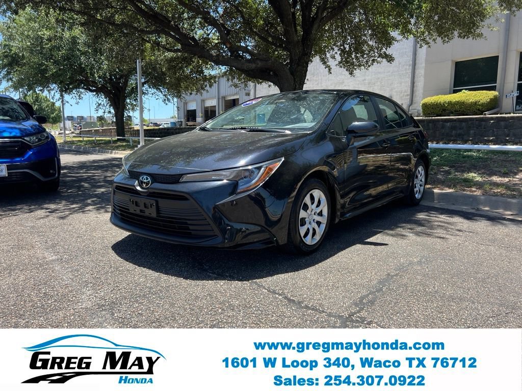 Used 2024 Toyota Corolla LE FWD image 3