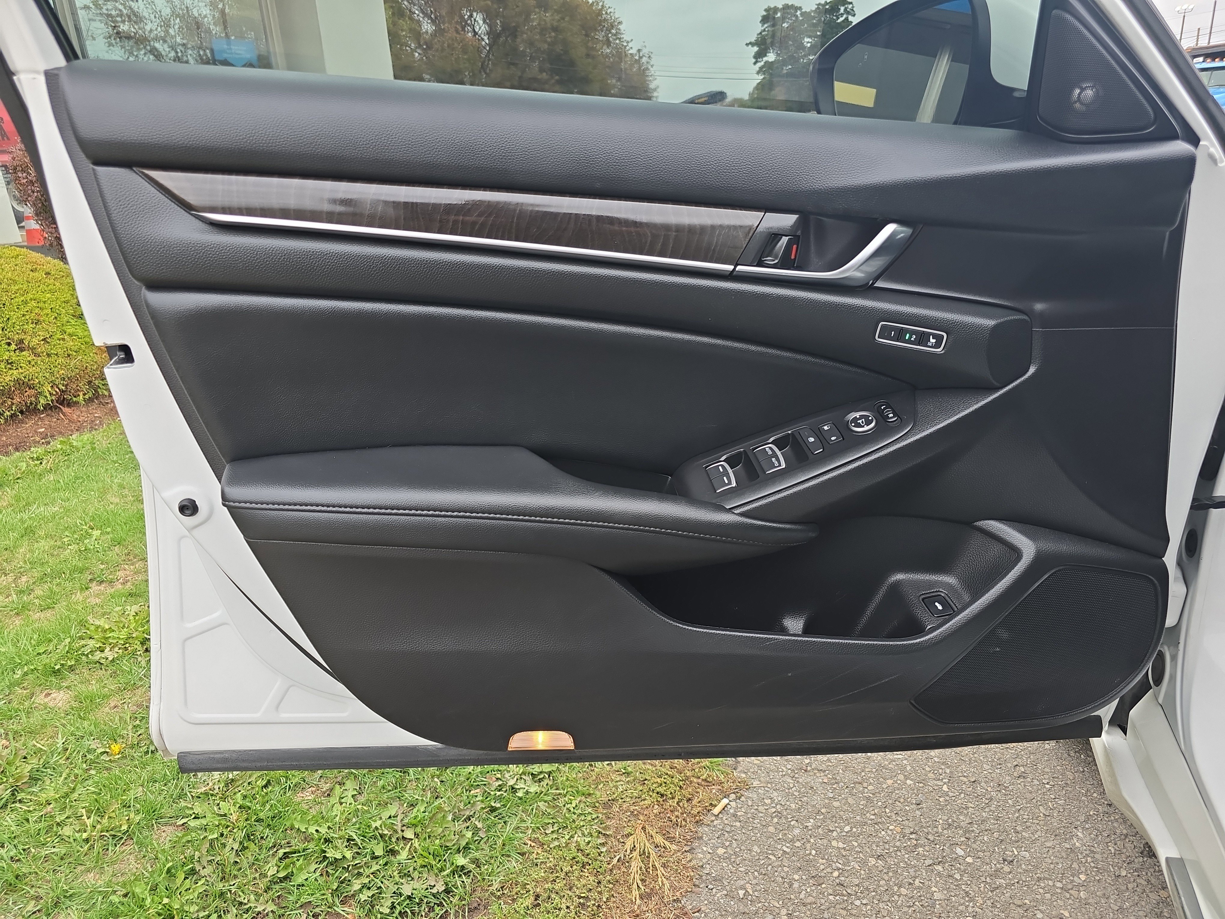 Used 2021 Honda Accord Touring image 17