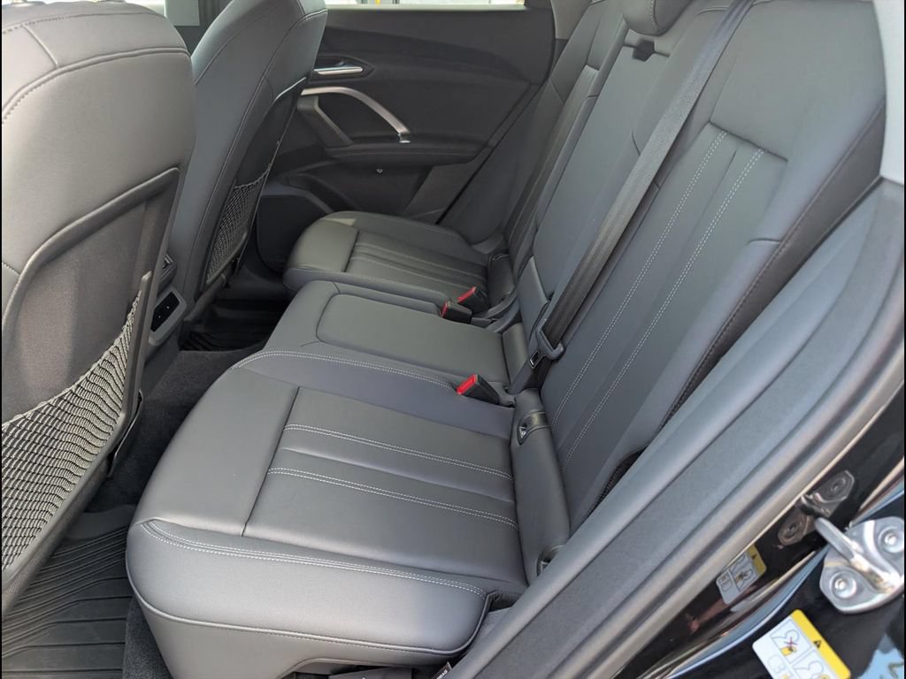 Certified 2025 Audi Q5 Premium AWD/4WD image 8