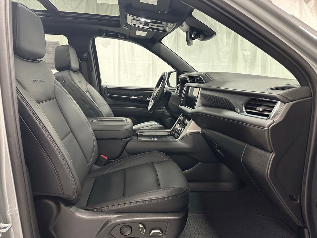 Used 2023 GMC Yukon XL Denali AWD/4WD image 62