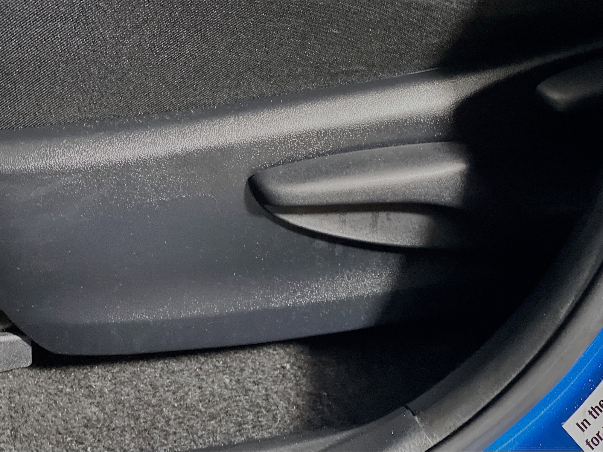 Used 2018 Toyota RAV4 XLE FWD image 16