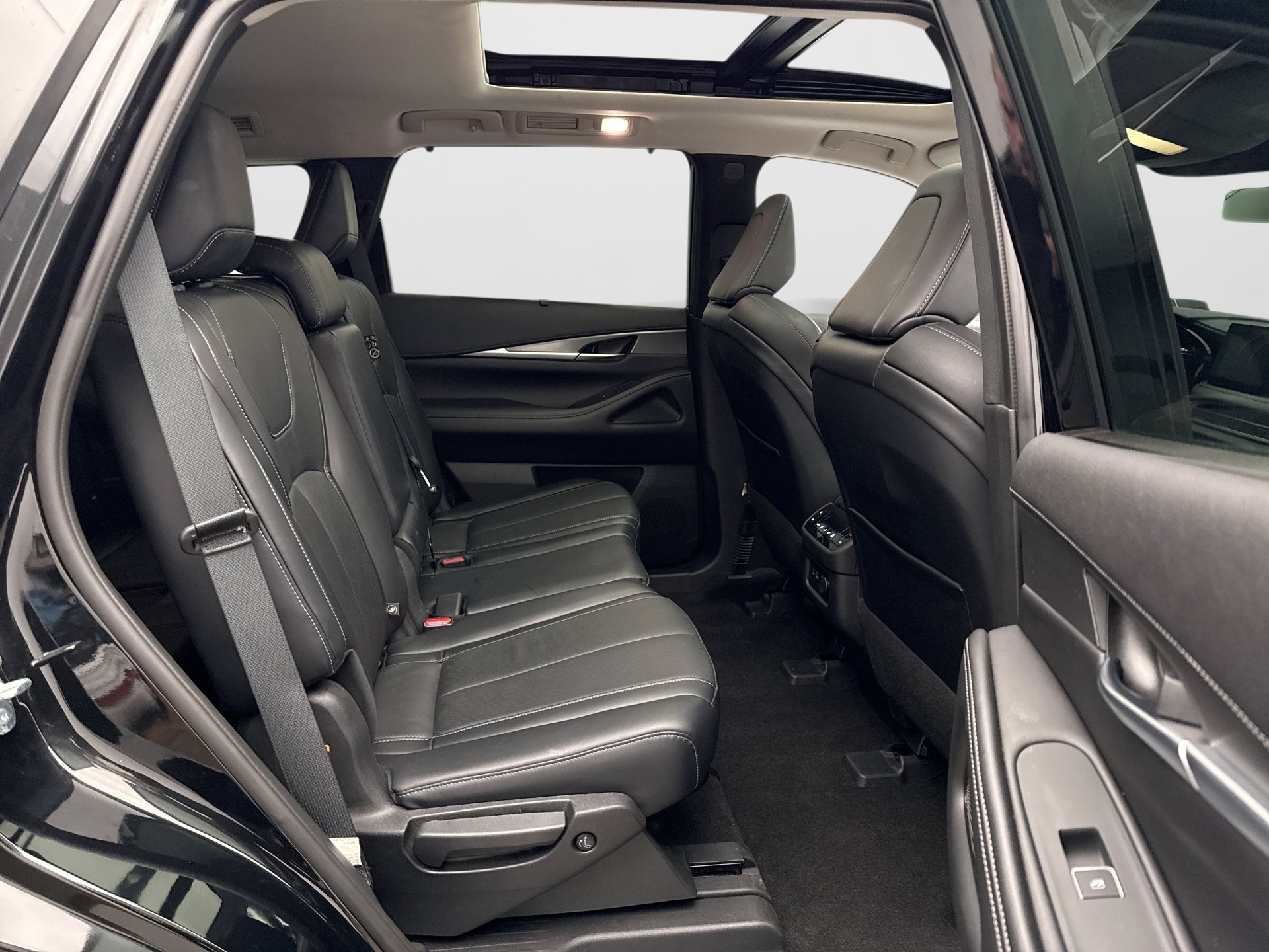 Used 2023 INFINITI QX60 Luxe w/ Cargo Package AWD/4WD image 10