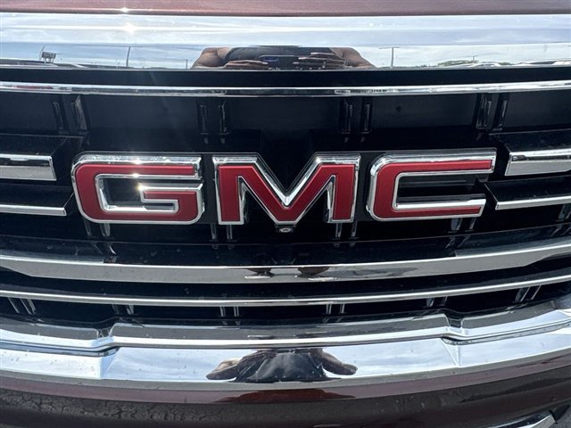 Certified 2023 GMC Yukon XL SLT w/ SLT Premium Package AWD/4WD image 32