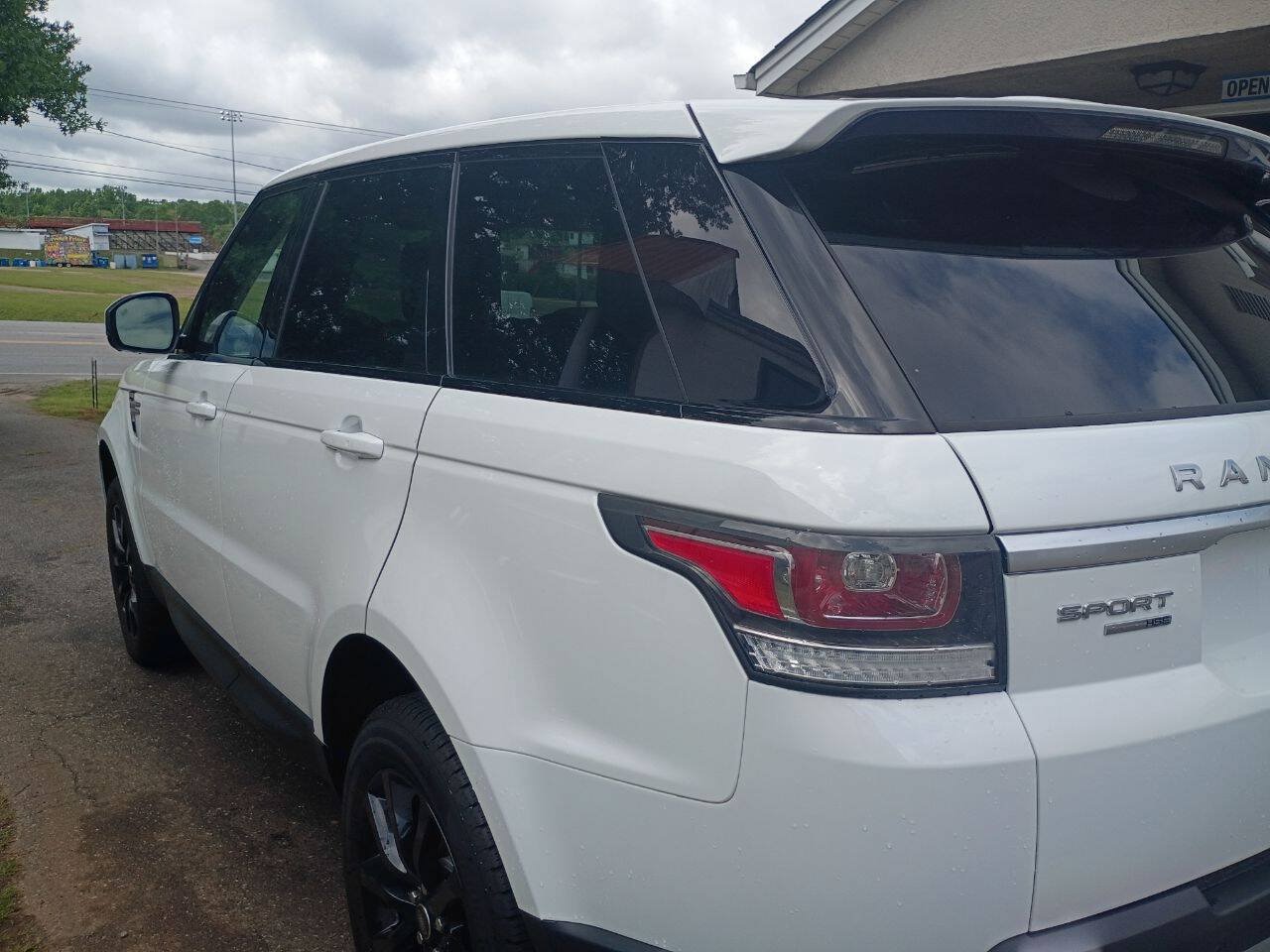 Used 2014 Land Rover Range Rover Sport HSE AWD/4WD image 9