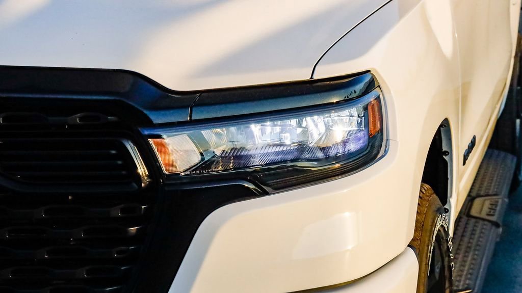 New 2026 RAM 1500 Express AWD/4WD image 5