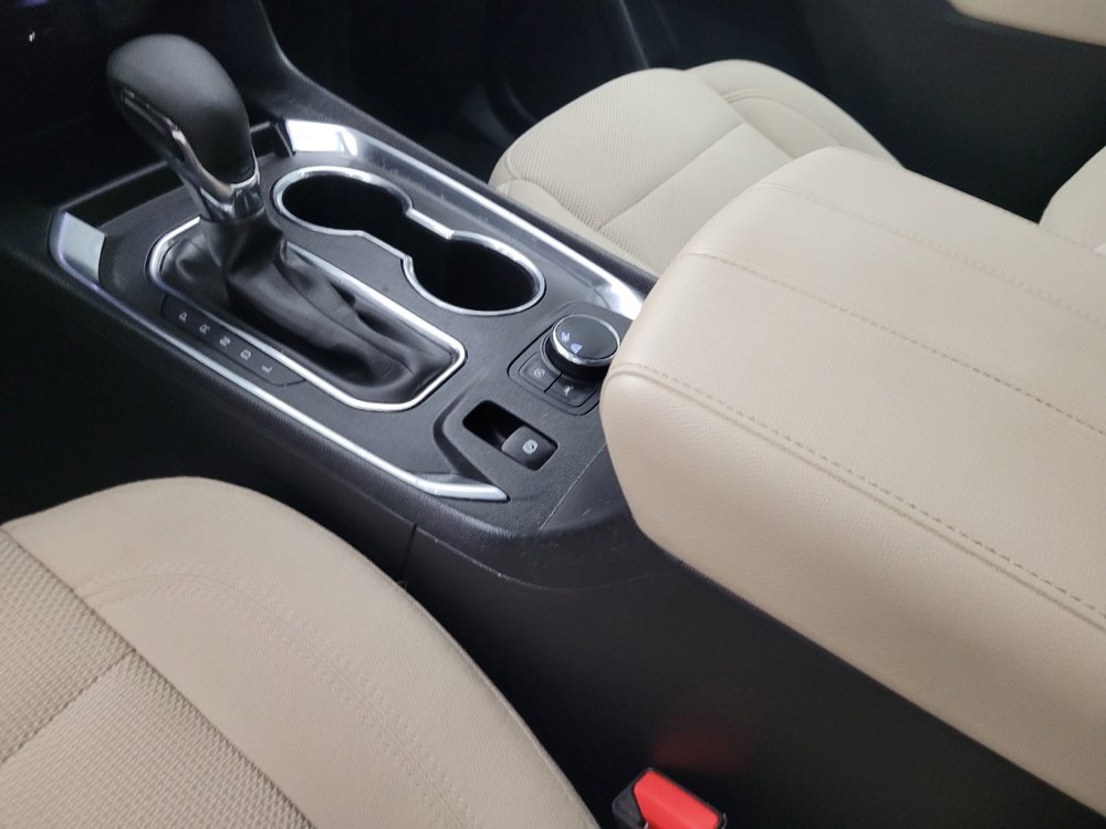 Used 2023 Chevrolet Traverse LS FWD image 26