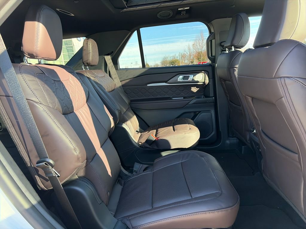 Used 2026 Ford Explorer Platinum w/ LUX Leather Package image 43