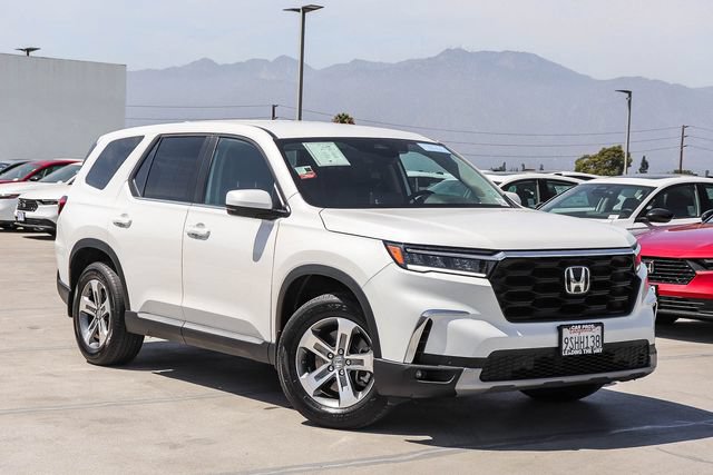 Used 2025 Honda Pilot EX-L image 2