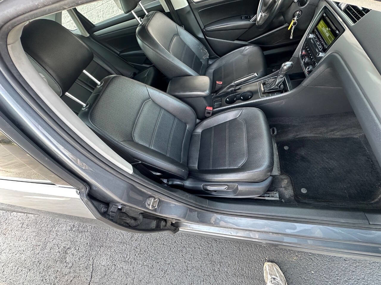 Used 2014 Volkswagen Passat 1.8T Wolfsburg Edition FWD image 16