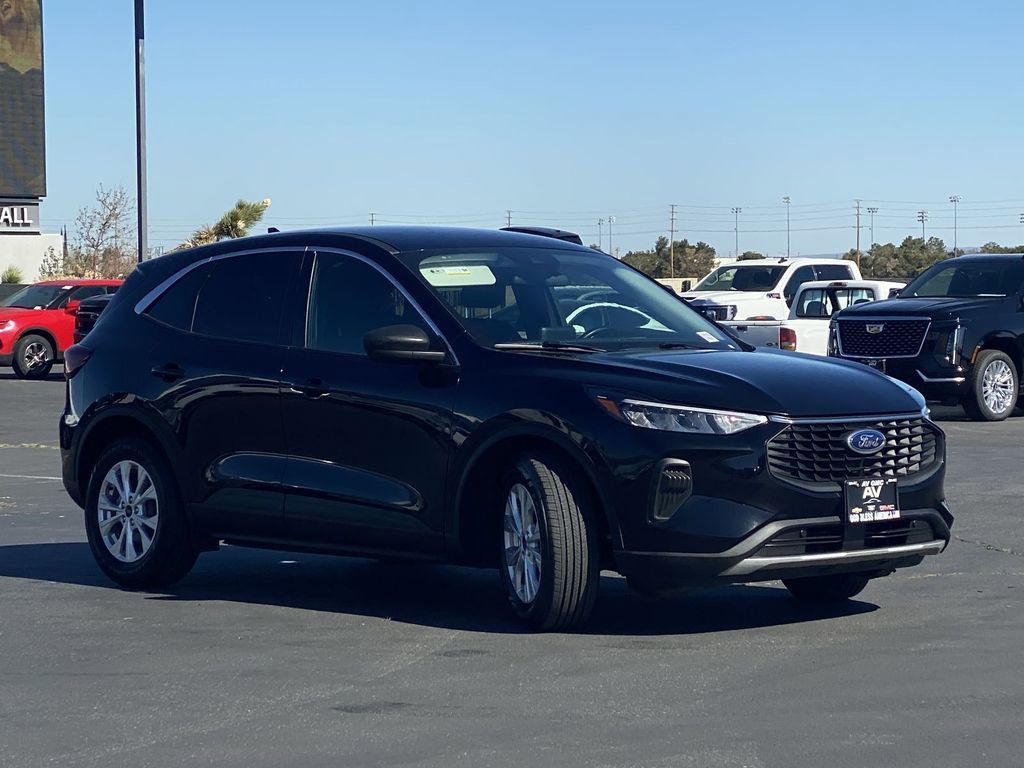 Used 2023 Ford Escape Active image 11