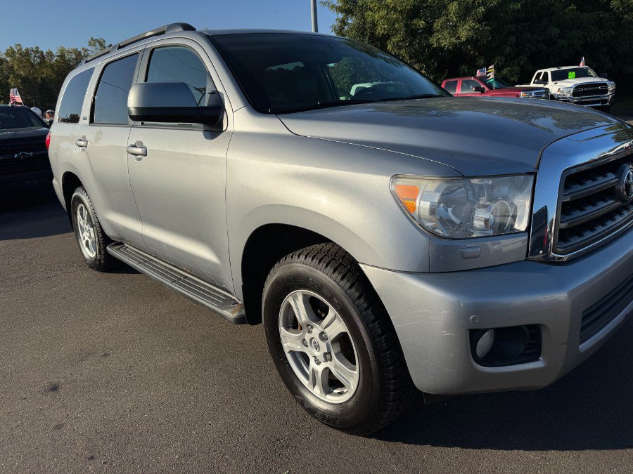 Used 2014 Toyota Sequoia SR5 AWD/4WD image 12
