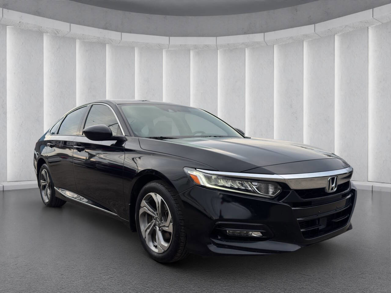 Used 2018 Honda Accord EX image 7