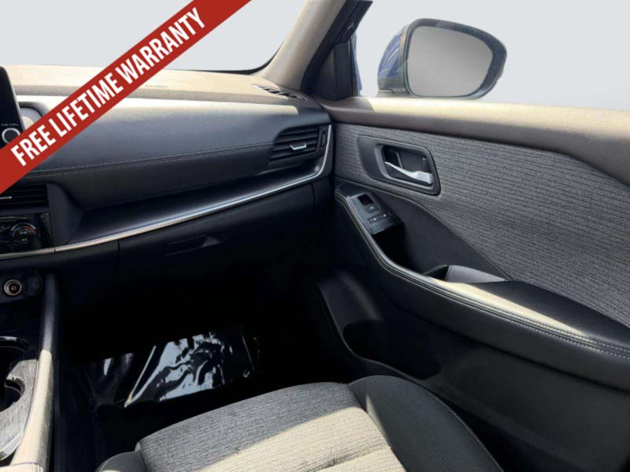Used 2023 Nissan Rogue SV AWD/4WD image 16