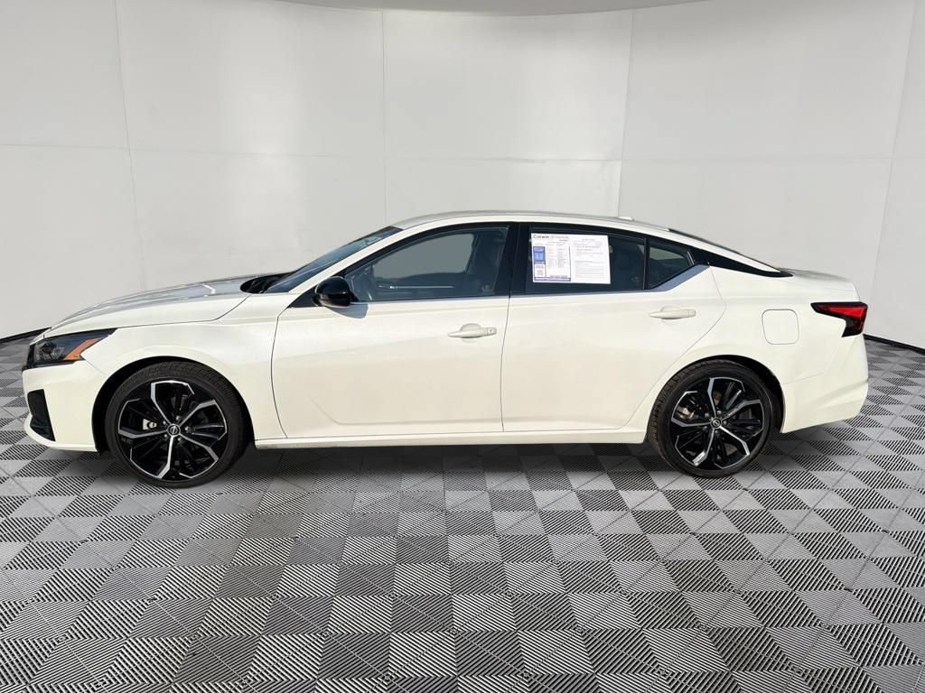 Used 2024 Nissan Altima 2.5 SR FWD image 4