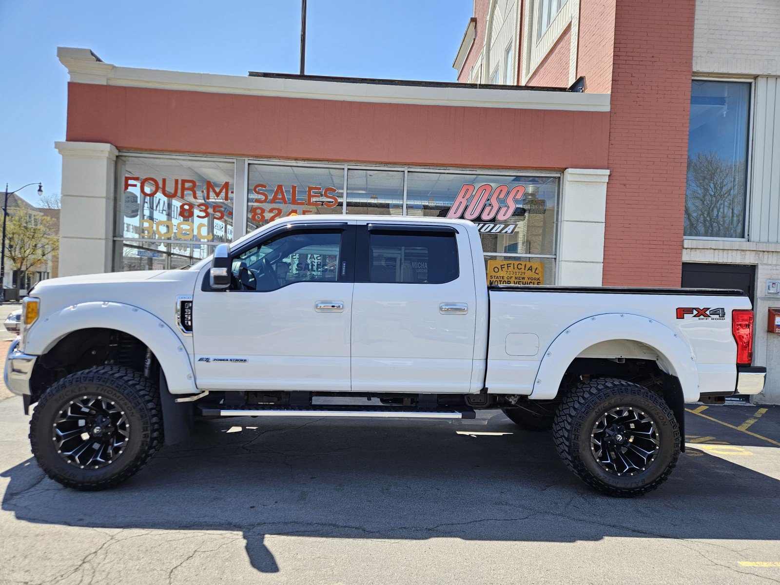 Used 2017 Ford F350 Lariat w/ Lariat Ultimate Package AWD/4WD image 38