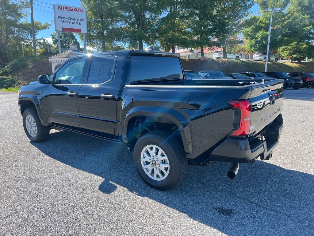 Used 2025 Toyota Tacoma SR image 3