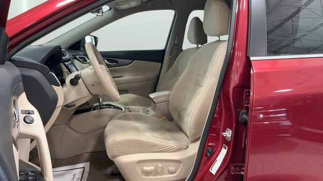 Used 2015 Nissan Rogue SV w/ SV Premium Package FWD image 30