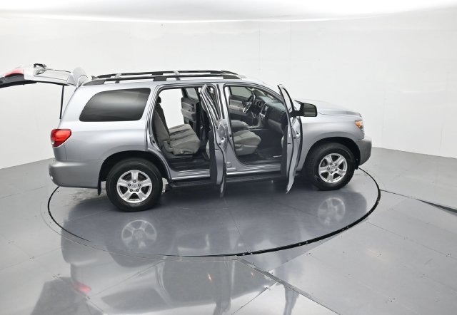 Used 2017 Toyota Sequoia SR5 AWD/4WD image 47