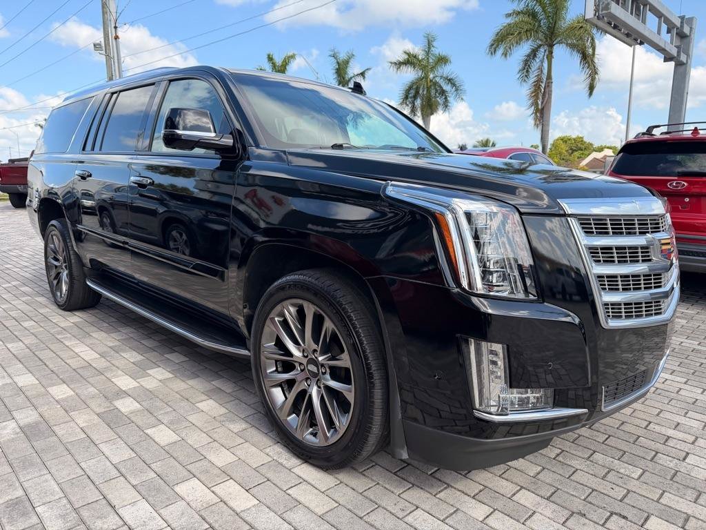 Used 2020 Cadillac Escalade ESV Luxury w/ Escalade Sport Edition AWD/4WD image 1