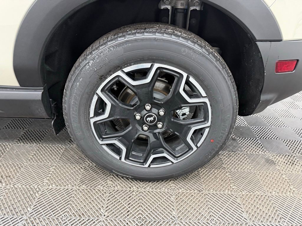 New 2025 Ford Bronco Sport Outer Banks image 13