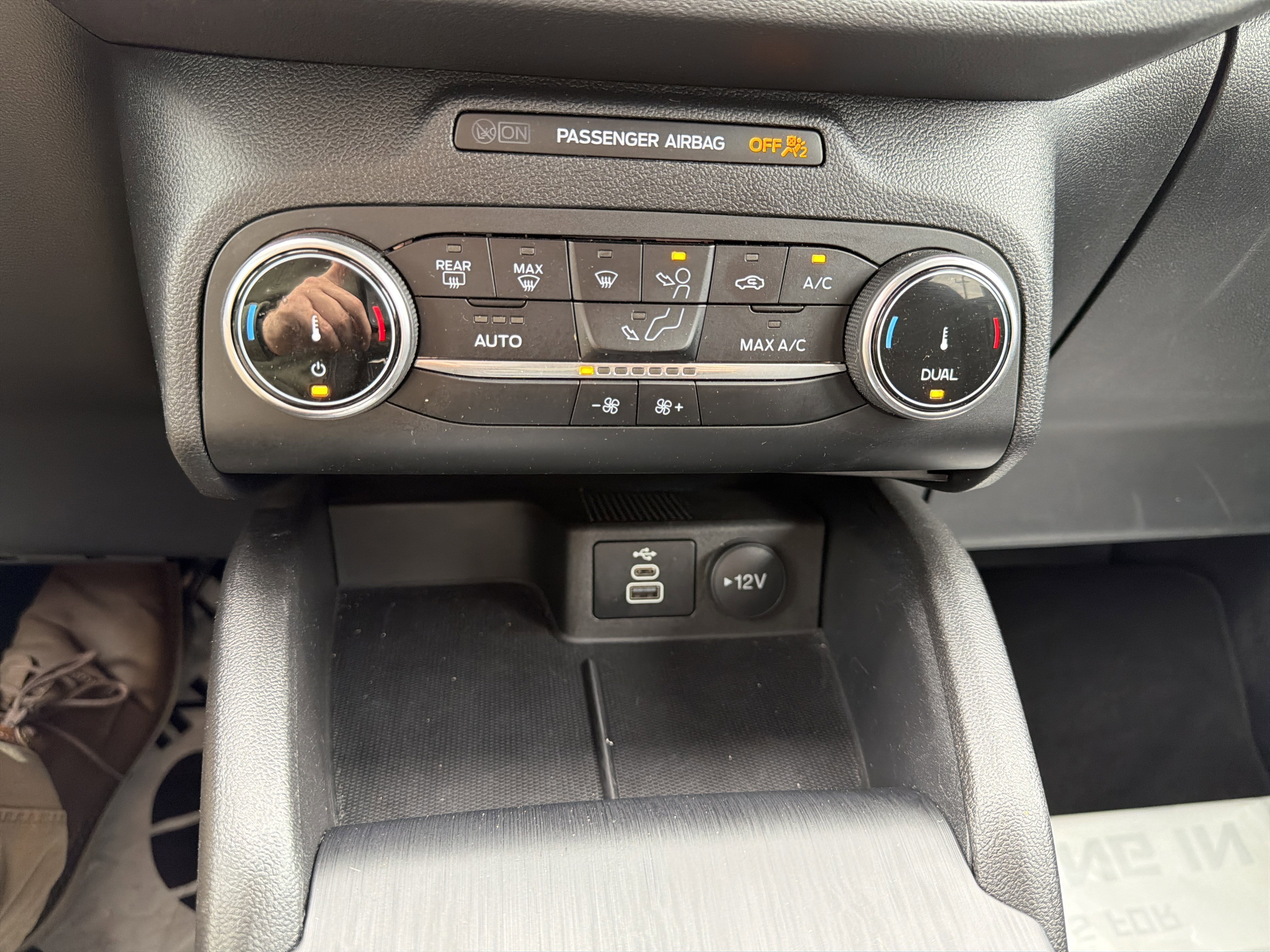 Used 2025 Ford Escape Active AWD/4WD image 29