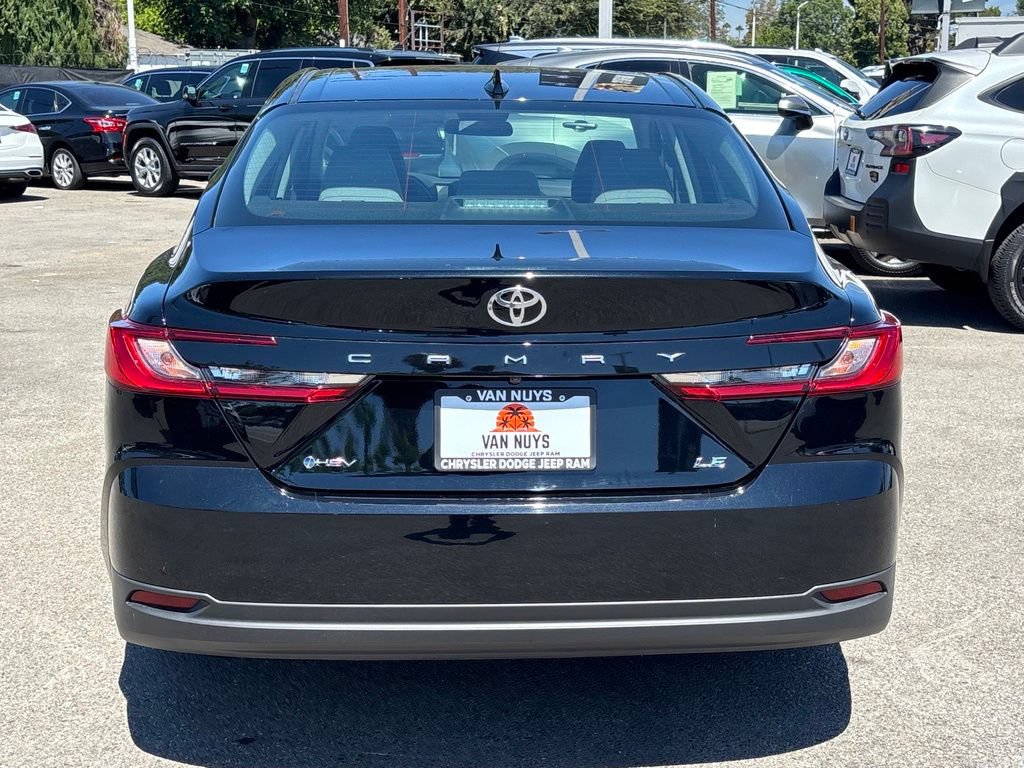 Used 2025 Toyota Camry LE FWD image 5