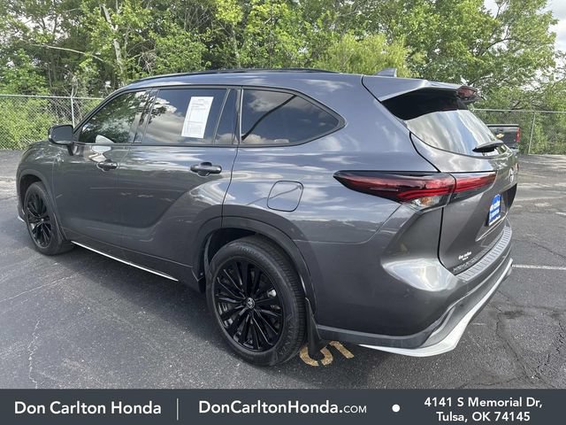 Used 2024 Toyota Highlander XSE FWD image 9