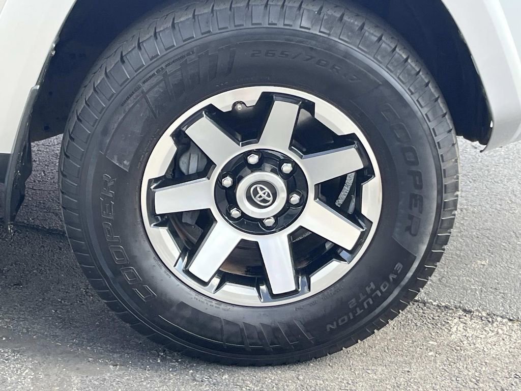 Used 2019 Toyota 4Runner TRD Off-Road Premium image 9