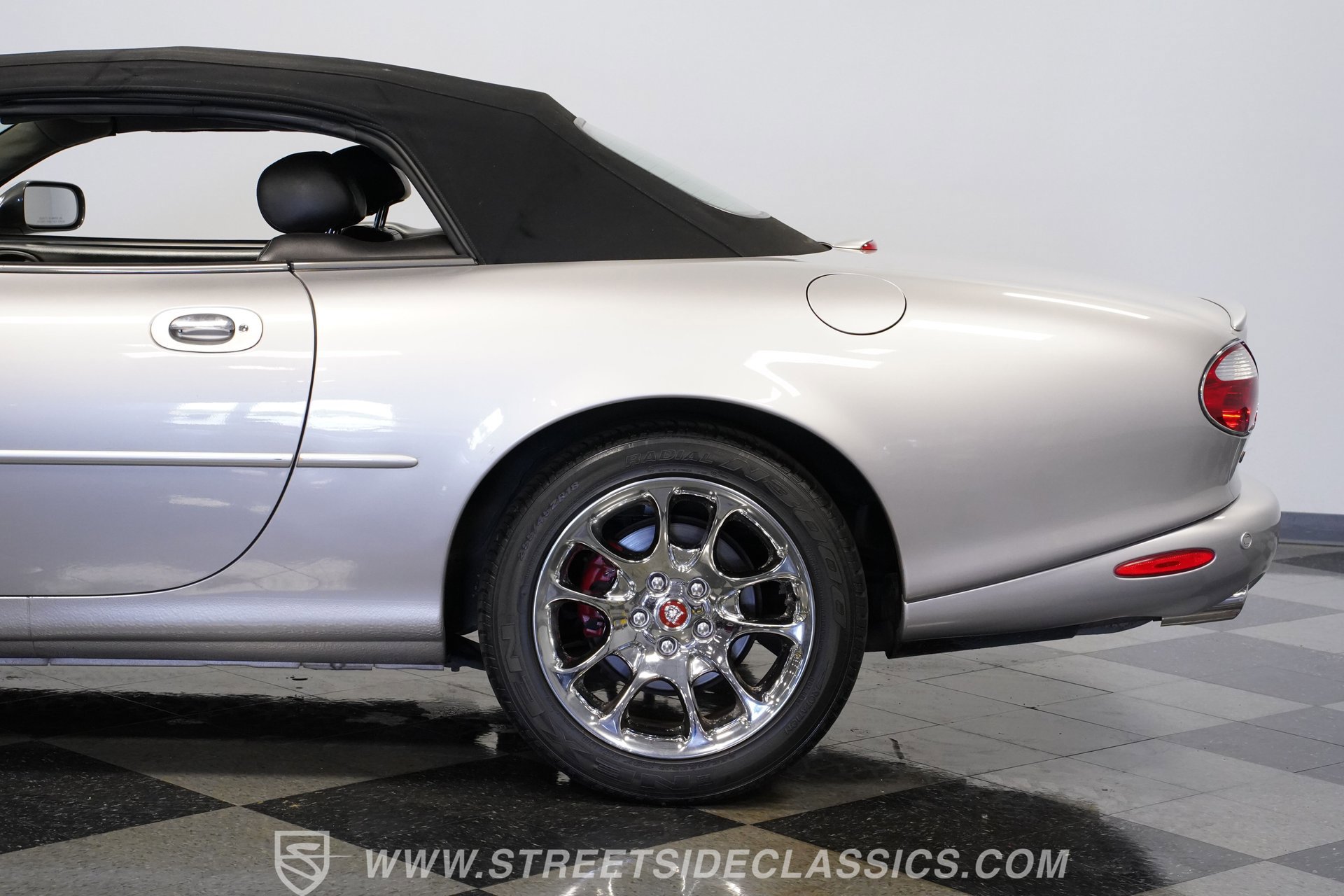 Used 2001 Jaguar XK8 Convertible image 24