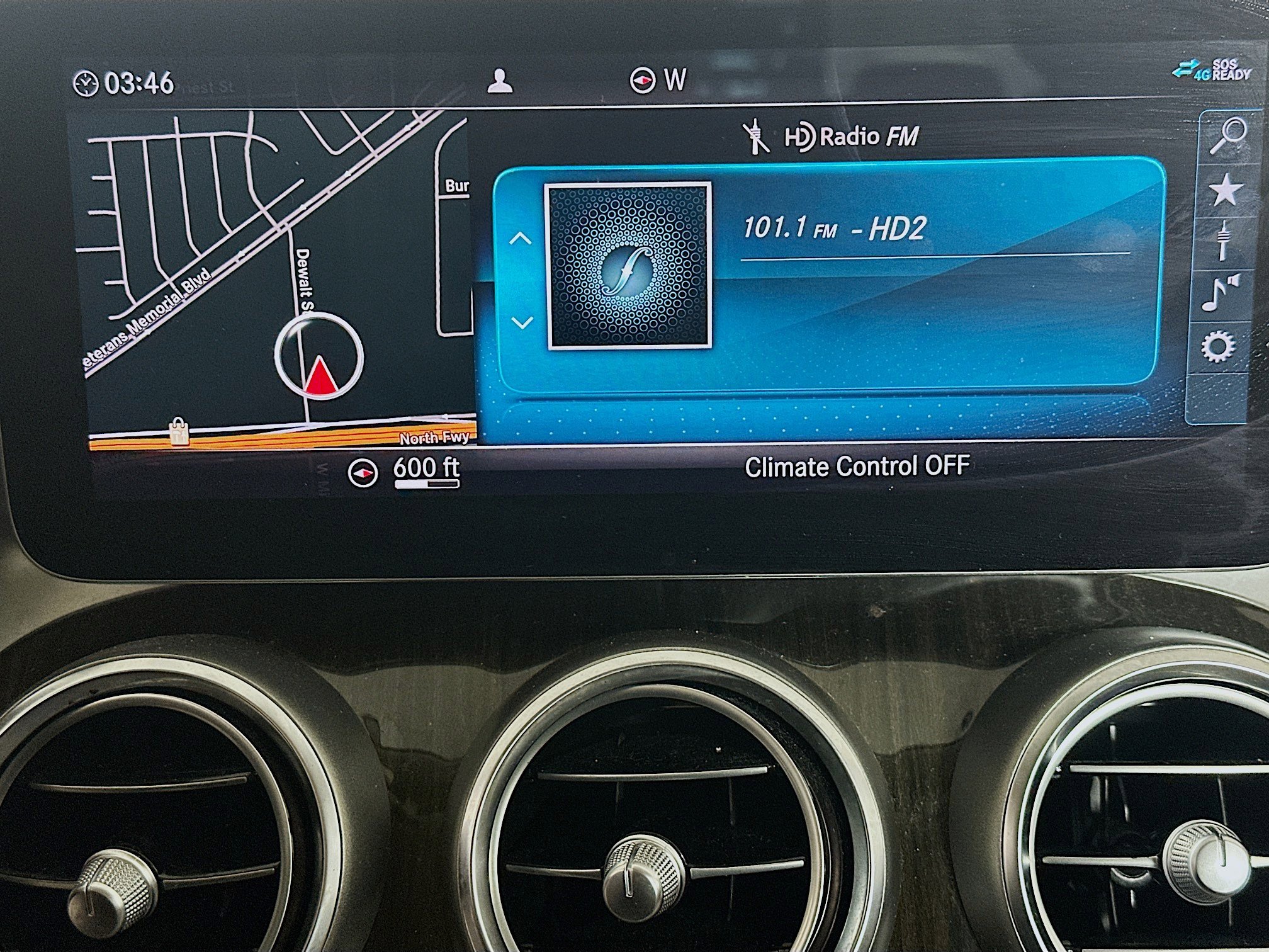 Used 2020 Mercedes-Benz C 300 4MATIC Sedan w/ Premium Package image 21