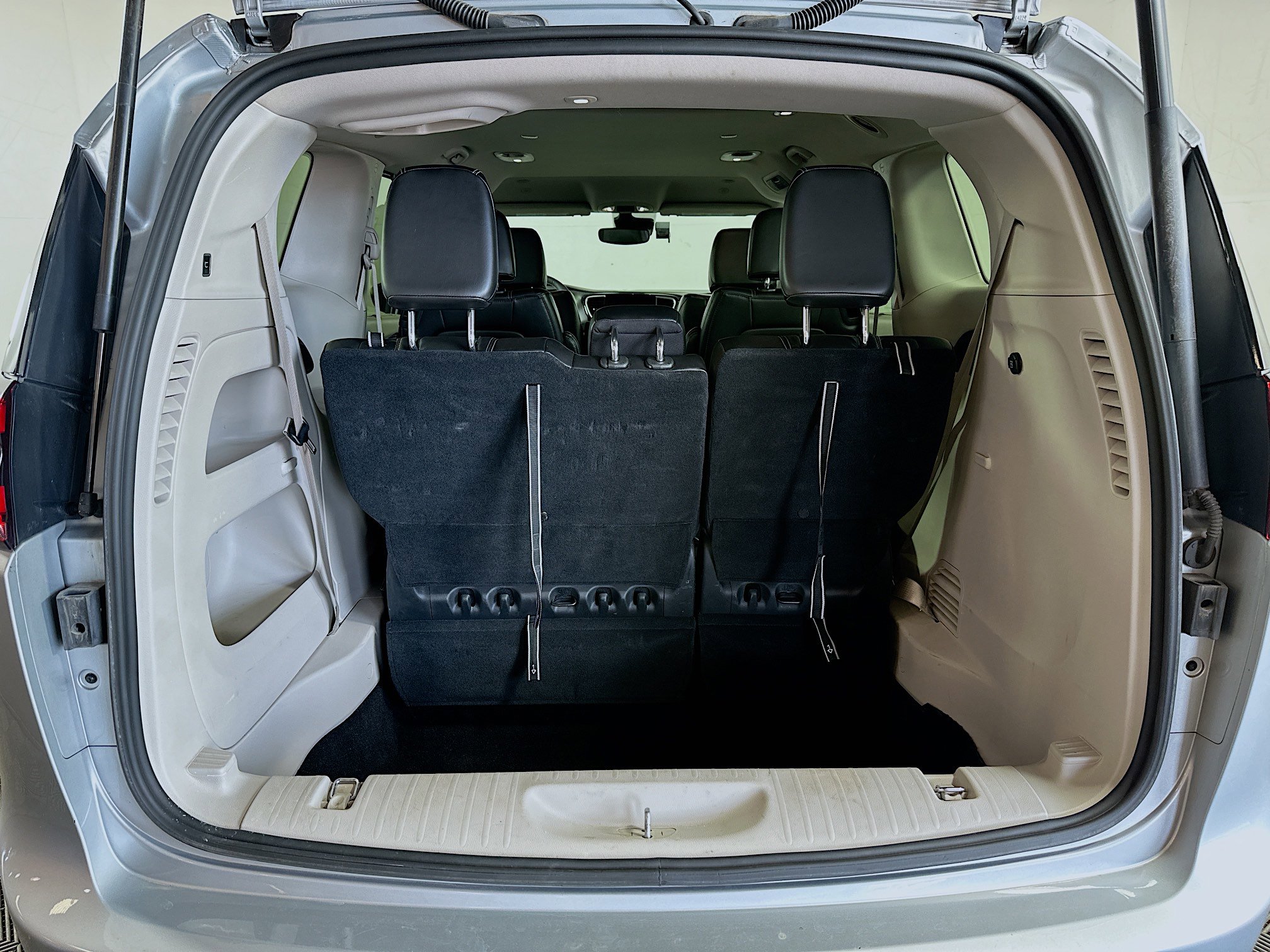 Used 2023 Chrysler Pacifica Touring-L image 24