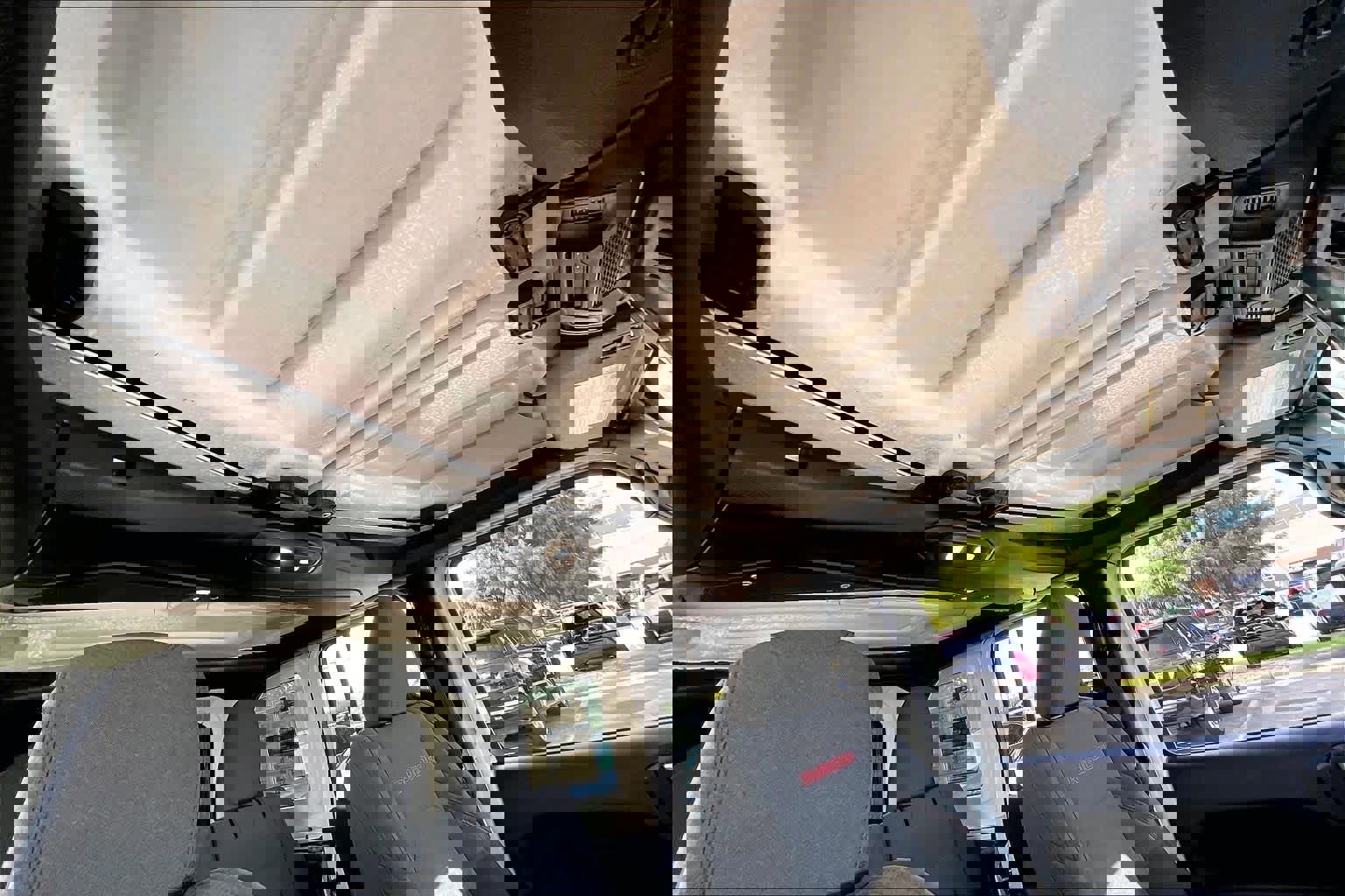 Used 2024 Jeep Wrangler Unlimited Rubicon image 12