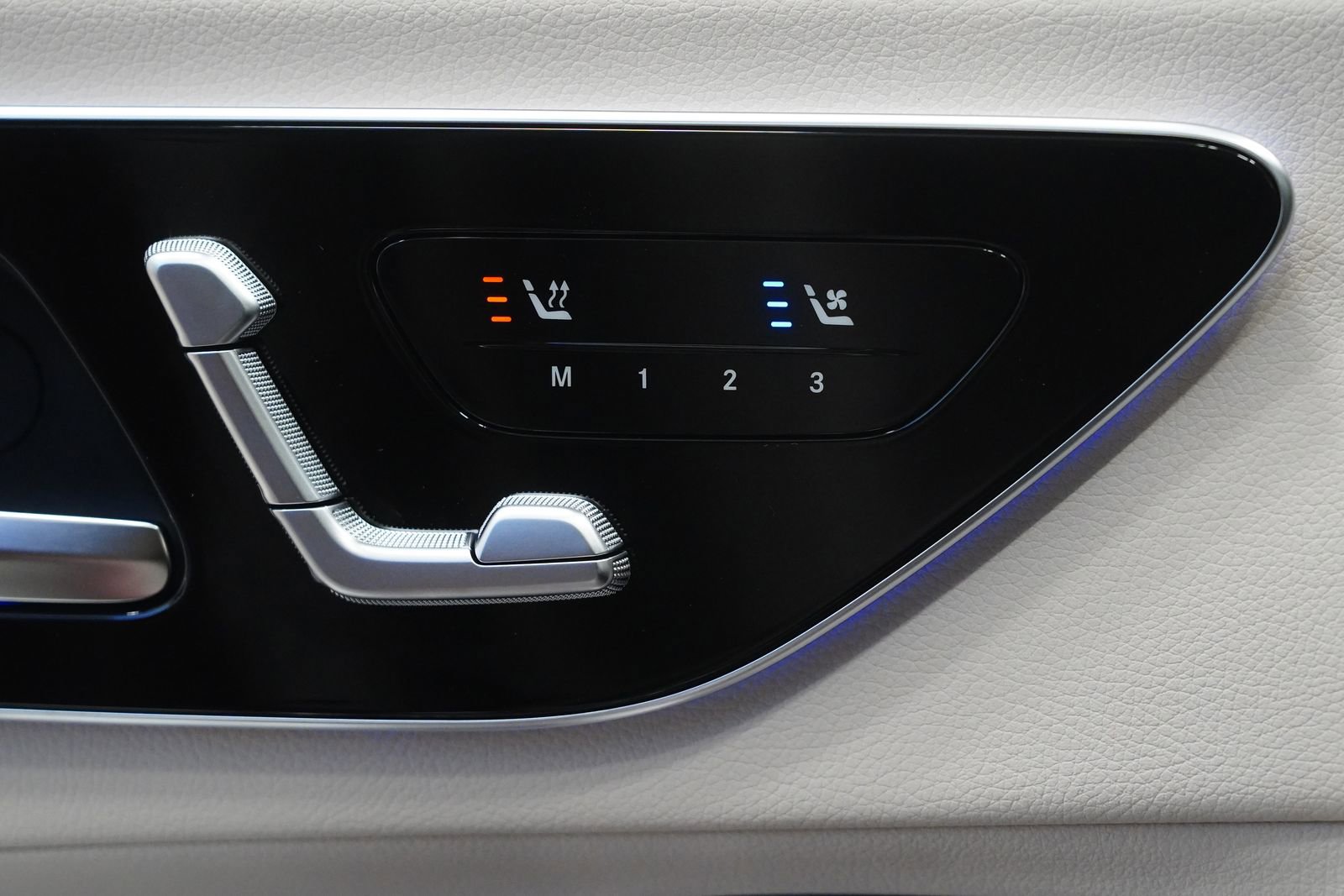 New 2026 Mercedes-Benz CLE 53 AMG 4MATIC Coupe image 32