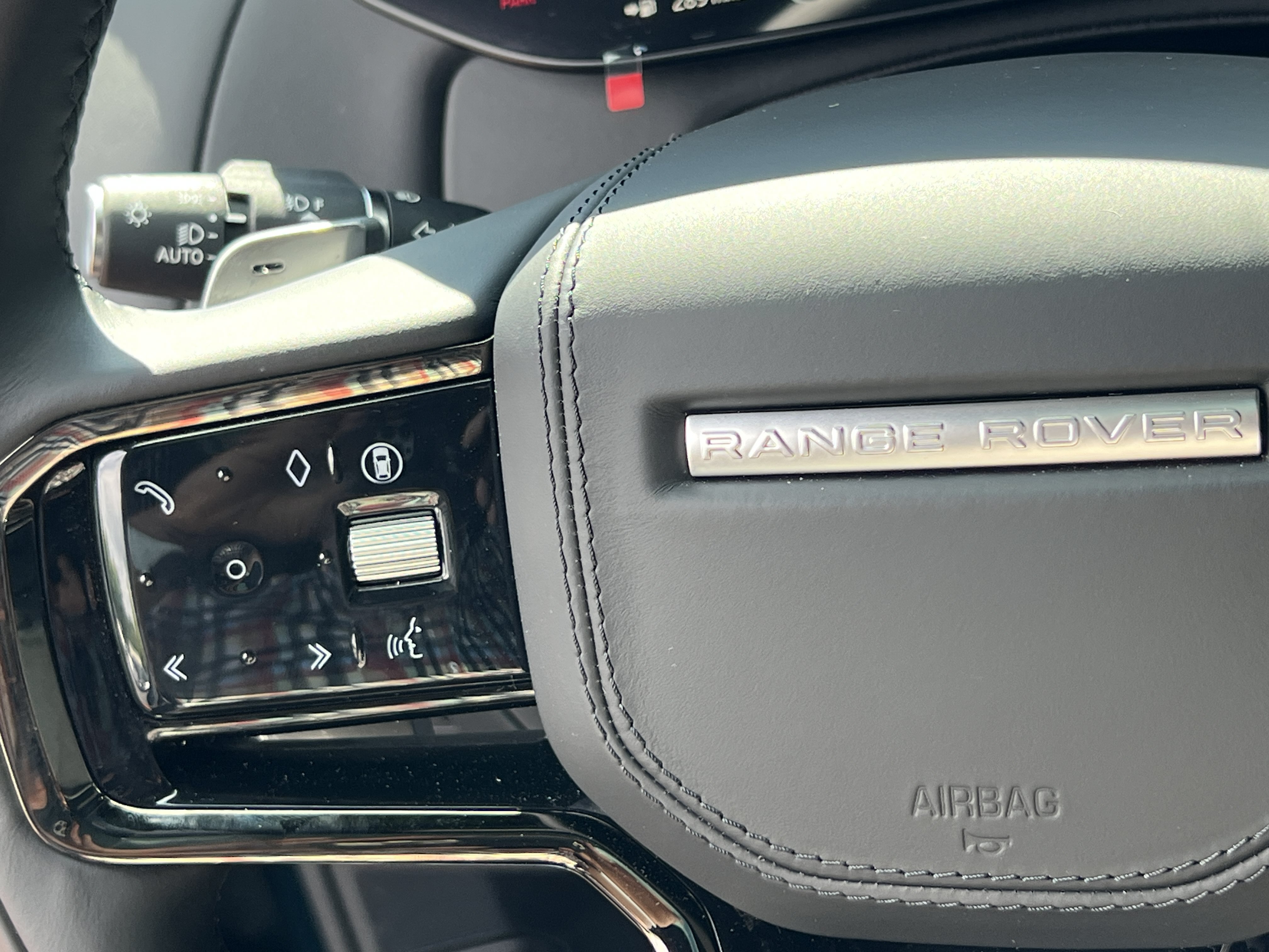 New 2025 Land Rover Range Rover Sport Autobiography AWD/4WD image 30