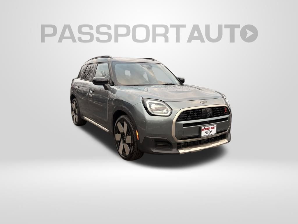 Used 2025 MINI Cooper Countryman S w/ Comfort Package Max image 3