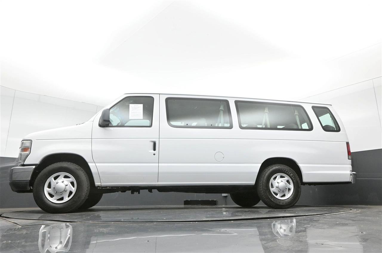 Used 2014 Ford E-350 and Econoline 350 XLT RWD image 34
