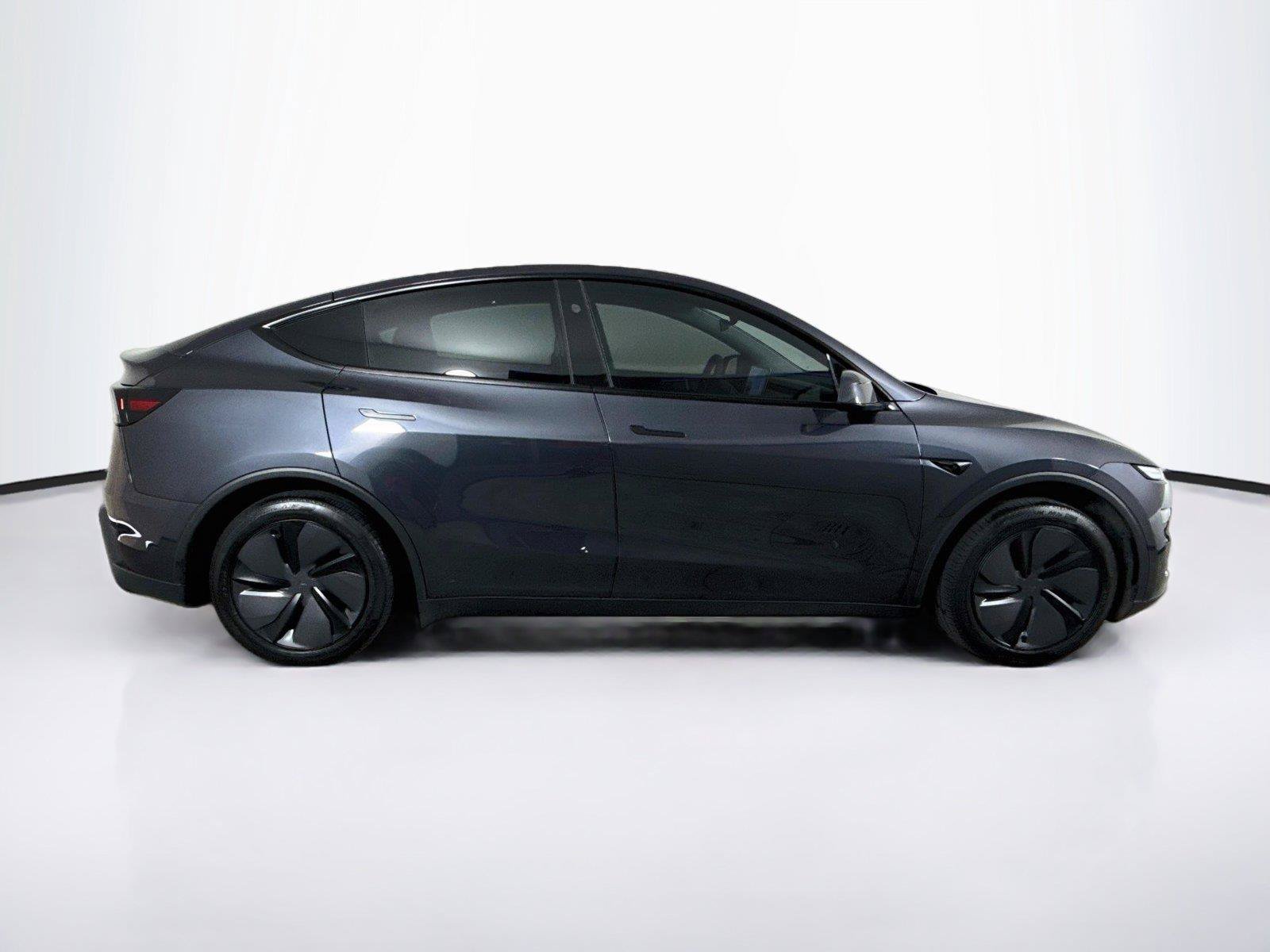 Used 2026 Tesla Model Y 2WD image 5