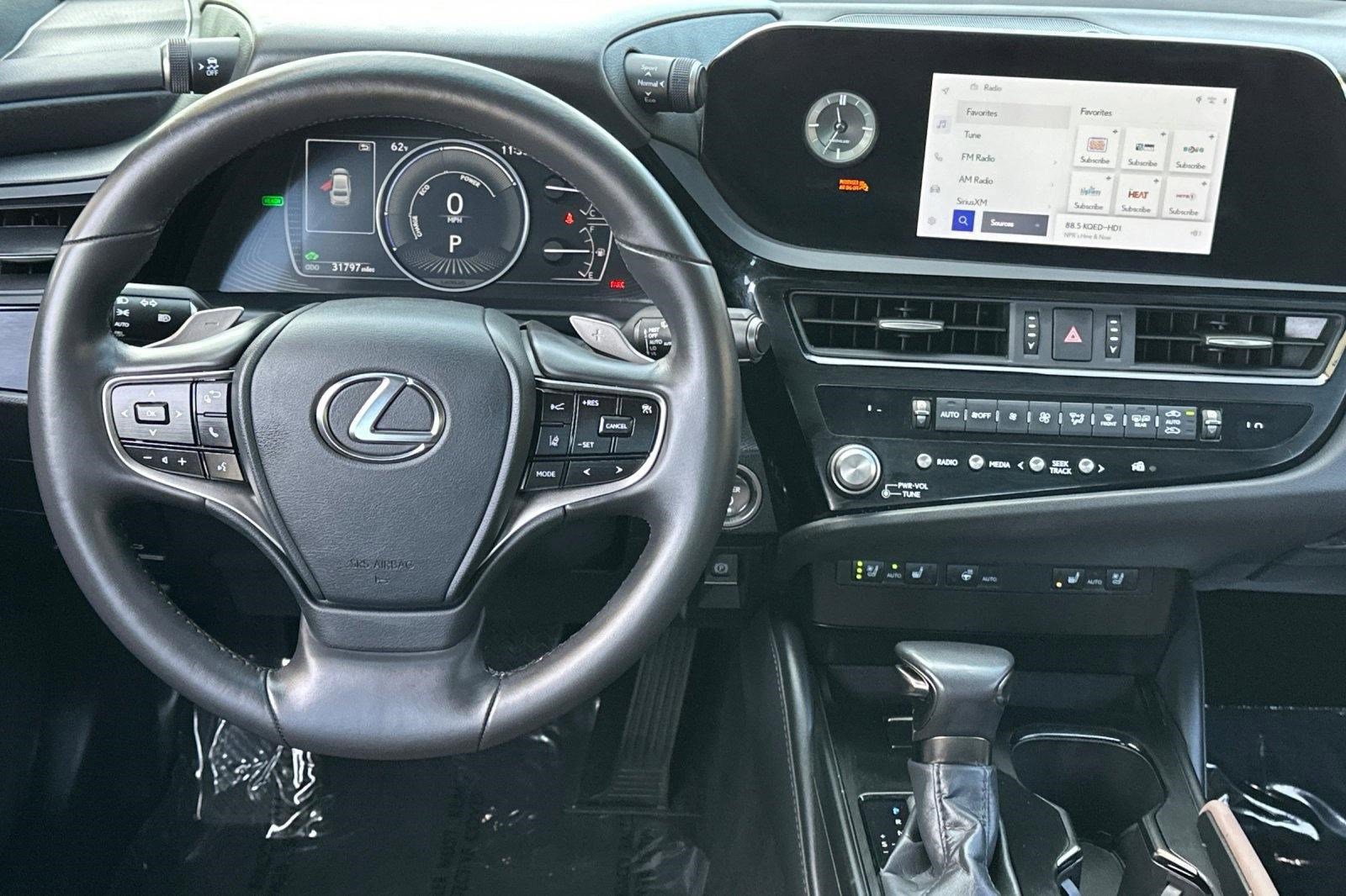 Used 2025 Lexus ES 300h w/ Premium Package image 28