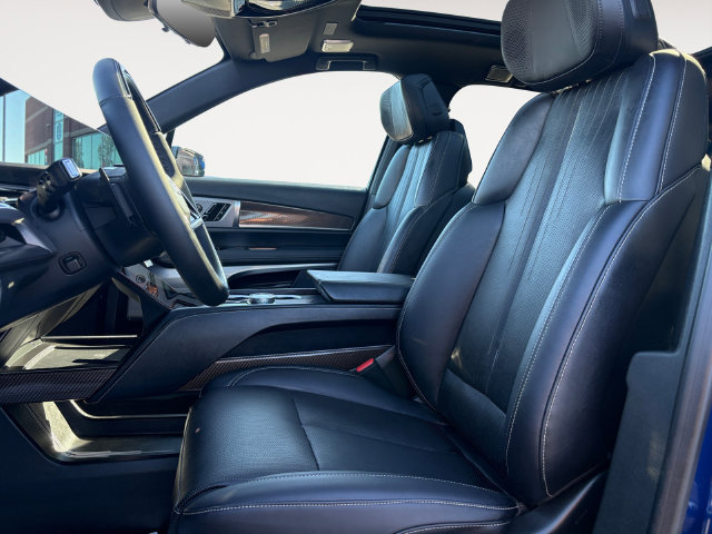 Certified 2026 Cadillac Vistiq Sport w/ LPO, Floor Liner Package AWD/4WD image 9