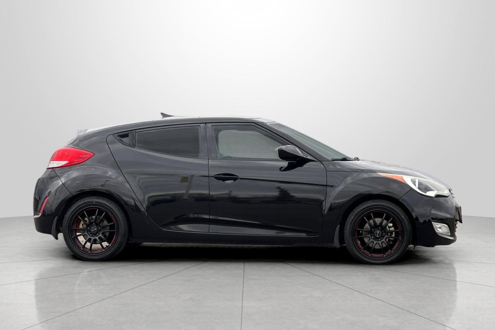 Used 2014 Hyundai Veloster w/ Style Package 02 image 3