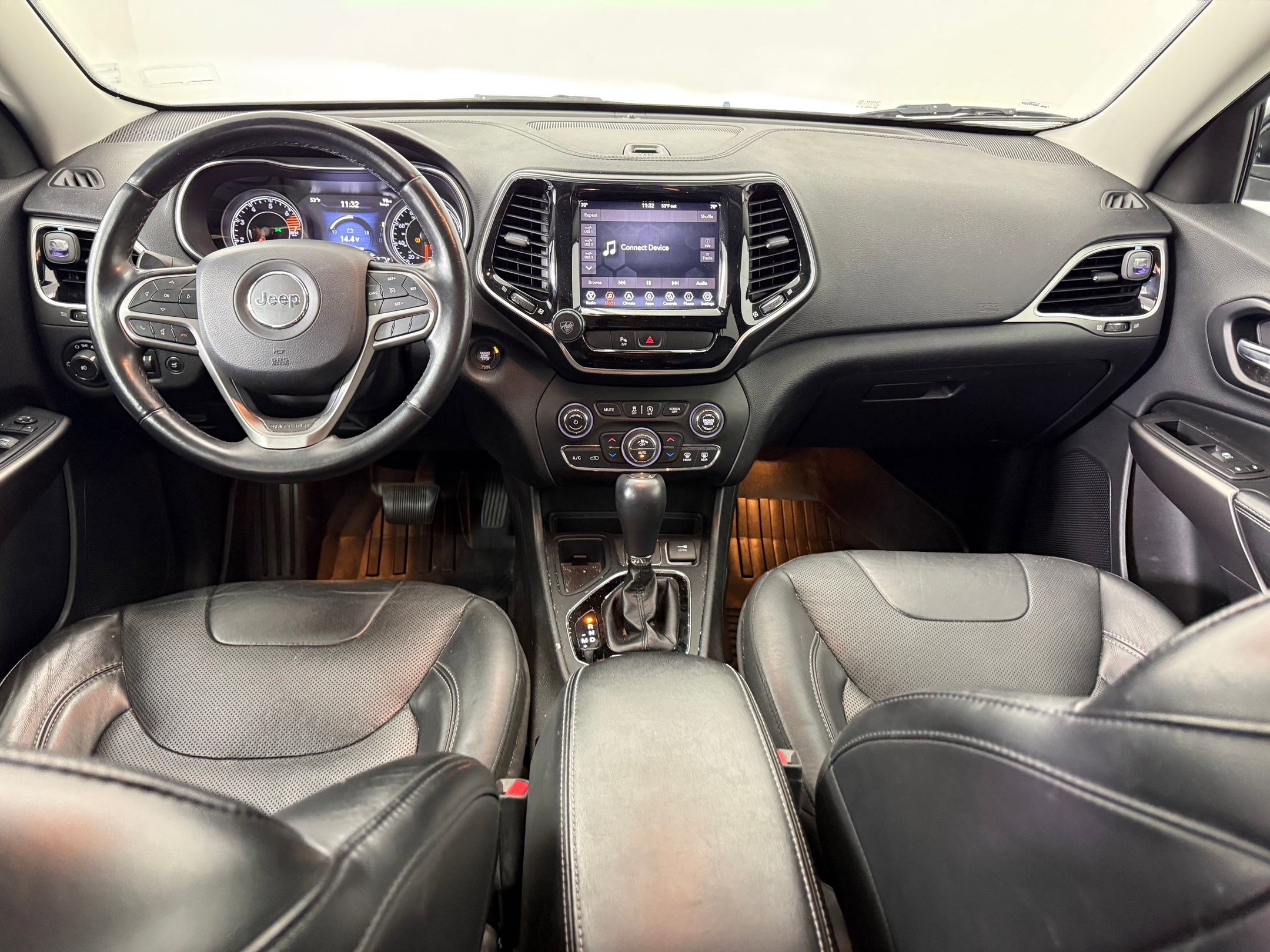 Used 2019 Jeep Cherokee Limited image 16