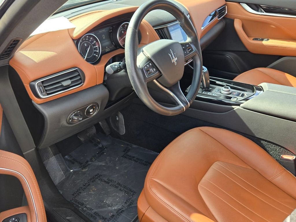 Used 2023 Maserati Levante GT image 11