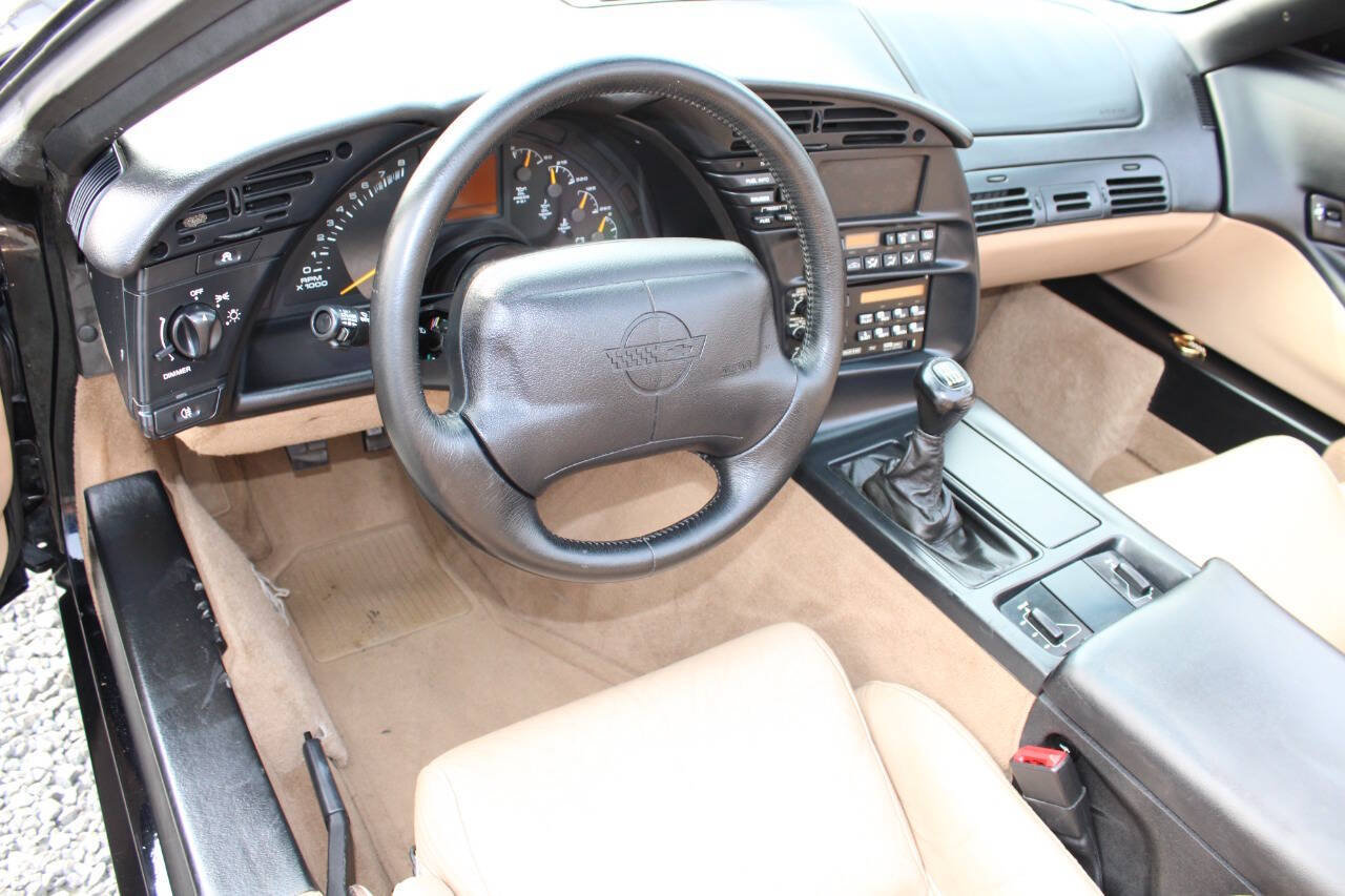Used 1996 Chevrolet Corvette Convertible RWD image 13