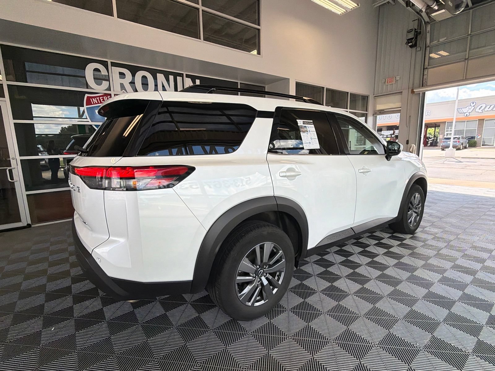 Used 2025 Nissan Pathfinder SV AWD/4WD image 6
