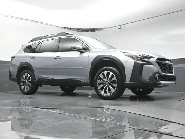 Used 2025 Subaru Outback Touring w/ Popular Package #2 AWD/4WD image 41