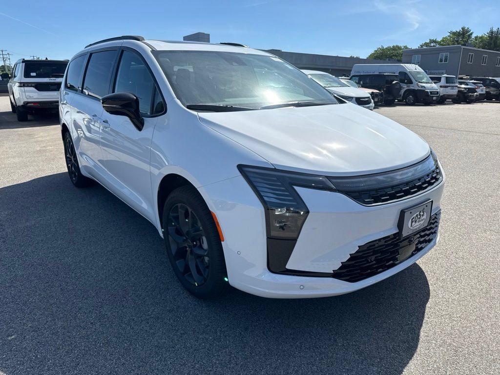 New 2027 Chrysler Pacifica Limited AWD/4WD image 7