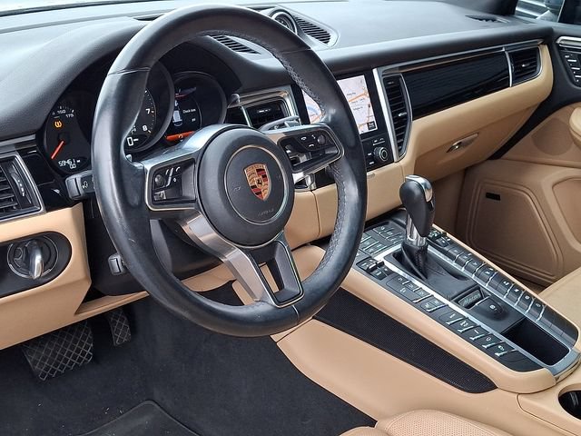 Certified 2018 Porsche Macan AWD/4WD image 4