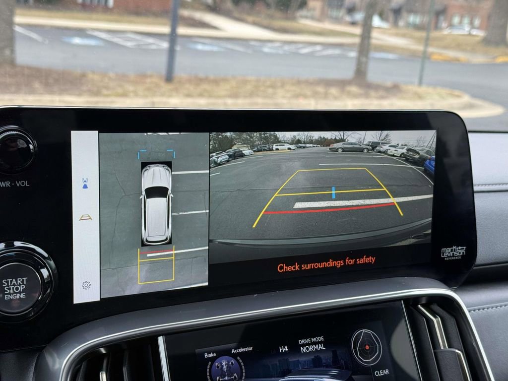 Used 2022 Lexus LX 600 4WD w/ Appearance Package image 11