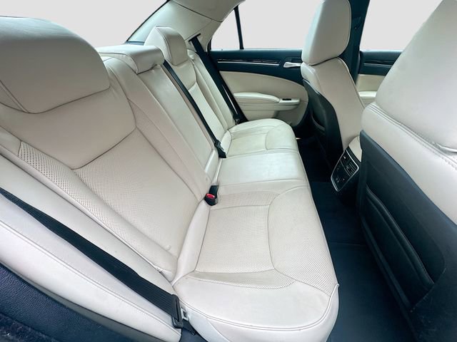 Used 2018 Chrysler 300 Limited w/ Safetytec Plus Group image 29