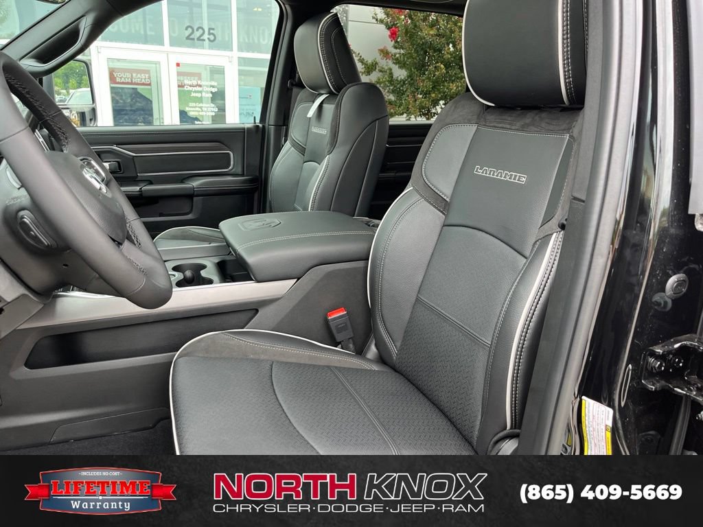 New 2026 RAM 2500 Laramie AWD/4WD image 4